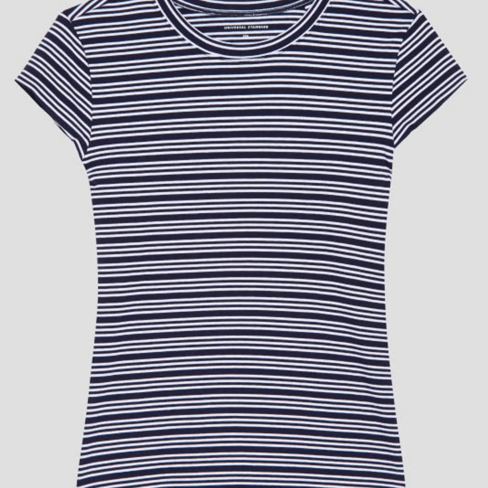 NIP UNIVERSAL STANDARD ASHLEY CAP S/SLEEVE TEE